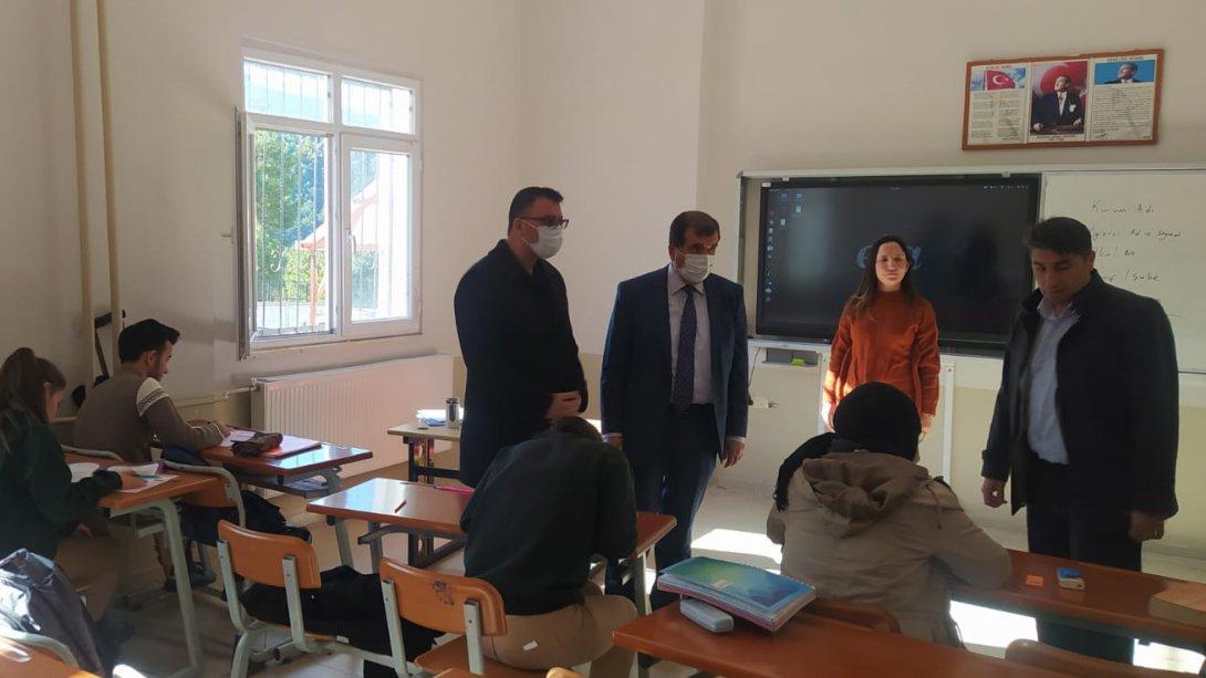 İlçe Milli Eğitim Müdürümüz Sn. Mehmet Gazi YILANCIOĞLU ve Şube Müdürümüz Sn. Beyali ÖZLİ SANKO Aladağ Anadolu Lisesini ziyaret ettiler.